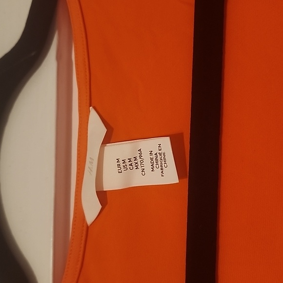 Orange crop top - Picture 2 of 4